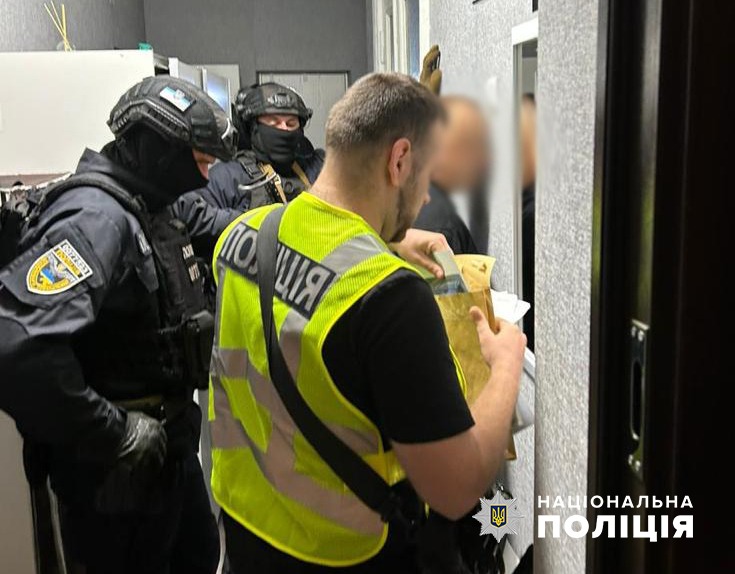 слідчі поліції буковини скерували до суду обвинувальний акт відносно членів міжрегіональної озг, причетних до вчинення низки тяжких злочинів