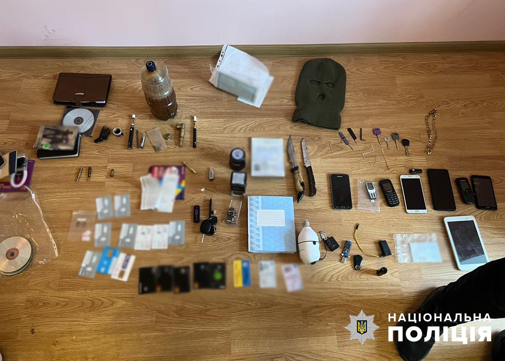 слідчі поліції буковини скерували до суду обвинувальний акт відносно членів міжрегіональної озг, причетних до вчинення низки тяжких злочинів