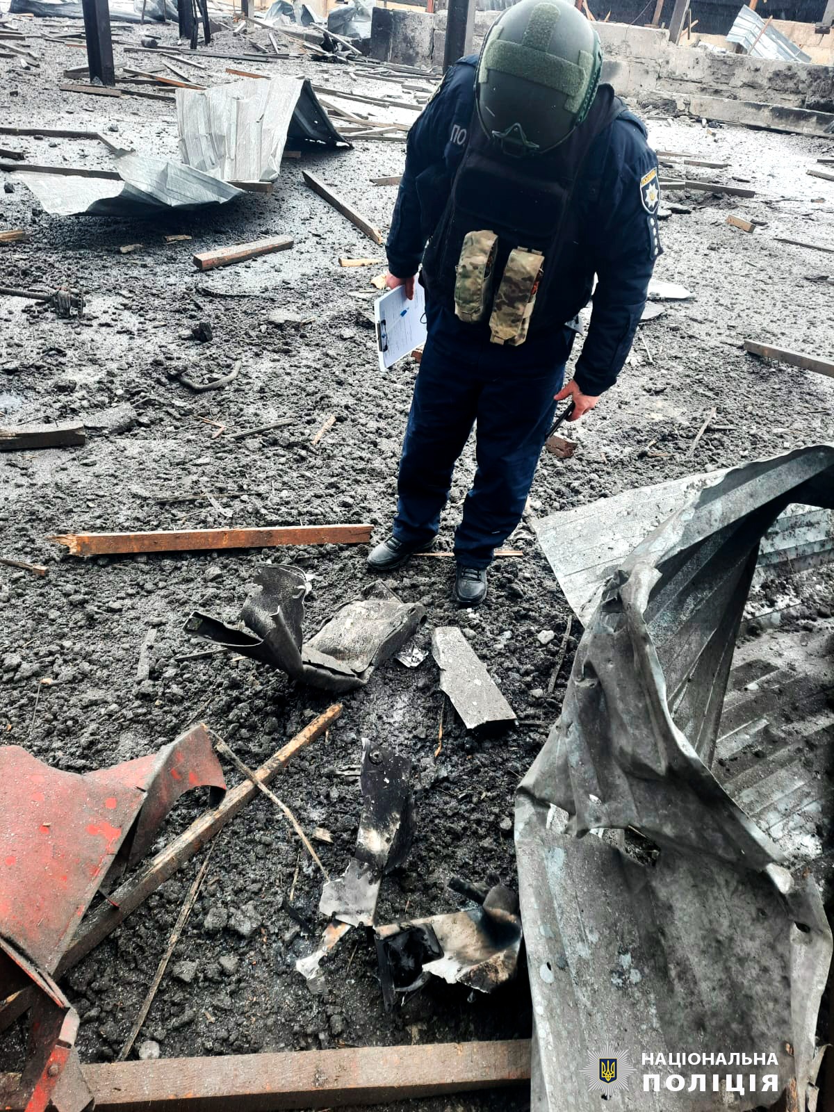 ворог продовжує обстрілювати цивільну інфраструктуру на харківщині: слідчі задокументували наслідки воєнних злочинів окупантів