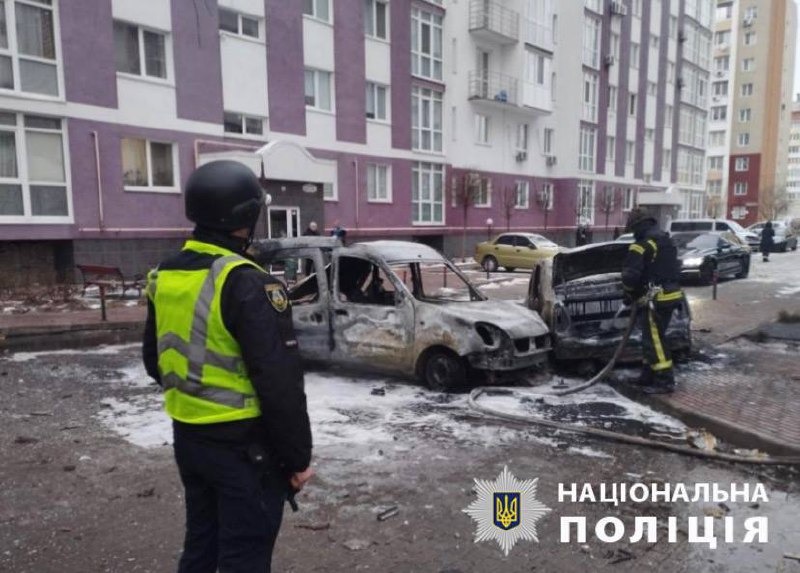 поліція фіксує наслідки ворожого обстрілу на київщині