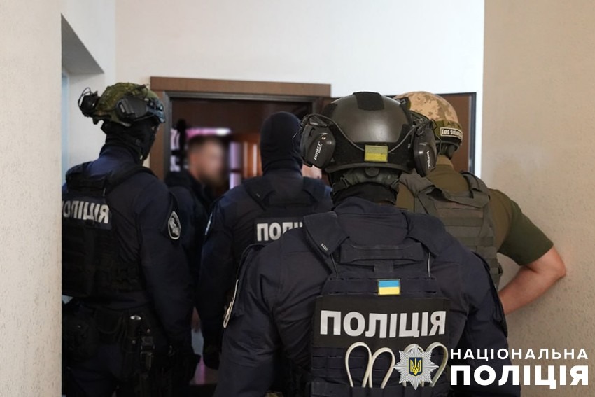 влаштували наркобізнес із мільйонними прибутками щомісяця: поліцейські києва скерували до суду обвинувальний акт відносно організованої групи наркоділків