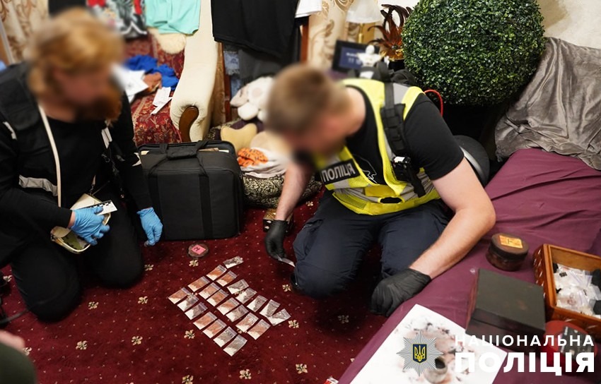 влаштували наркобізнес із мільйонними прибутками щомісяця: поліцейські києва скерували до суду обвинувальний акт відносно організованої групи наркоділків