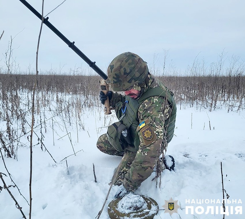 вибухотехніки поліції повертають безпечне життя на деокупованих територіях