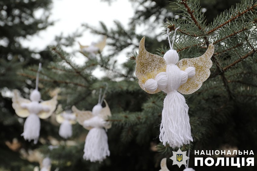 беззбройний янгол, який пішов у вічність - поліцейські києва вшанували памʼять загиблого героя
