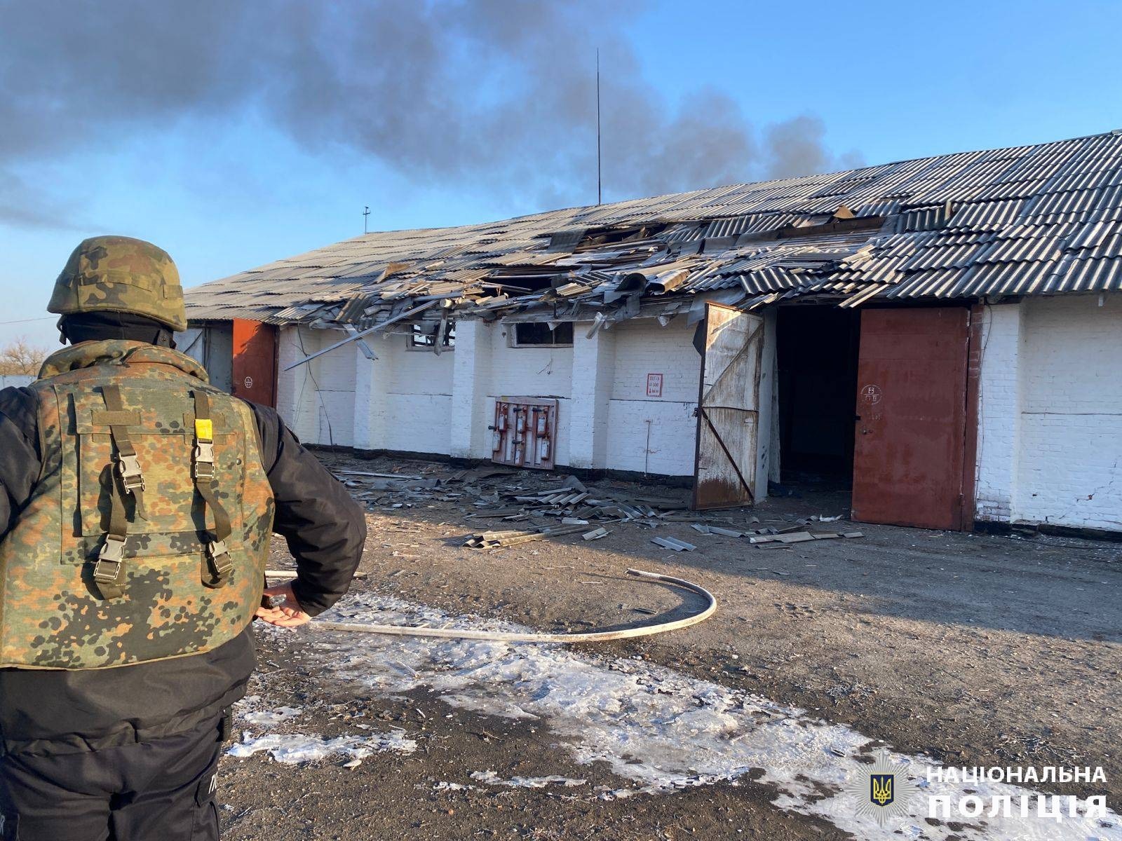 через ворожі обстріли на харківщині постраждали п’ять людей: слідчі задокументували наслідки воєнних злочинів росіян