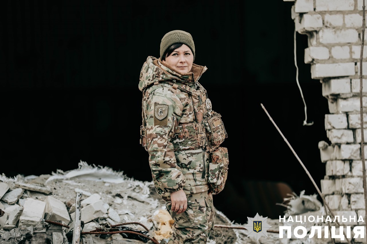 «настане час, коли ми звільнимо не лише лівобережжя херсонщини, а й інші території україни», - вибухотехнік поліції херсонщини оксана пишна