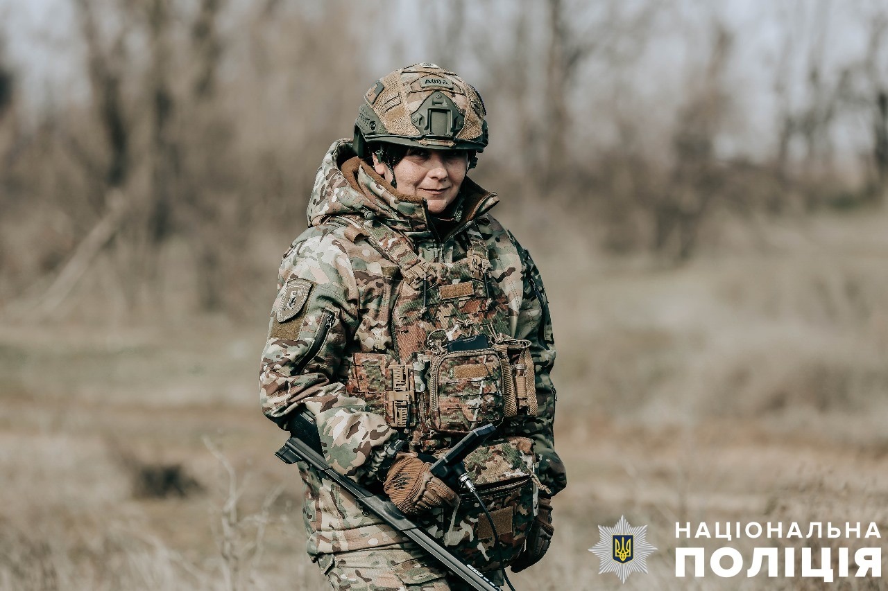 «настане час, коли ми звільнимо не лише лівобережжя херсонщини, а й інші території україни», - вибухотехнік поліції херсонщини оксана пишна