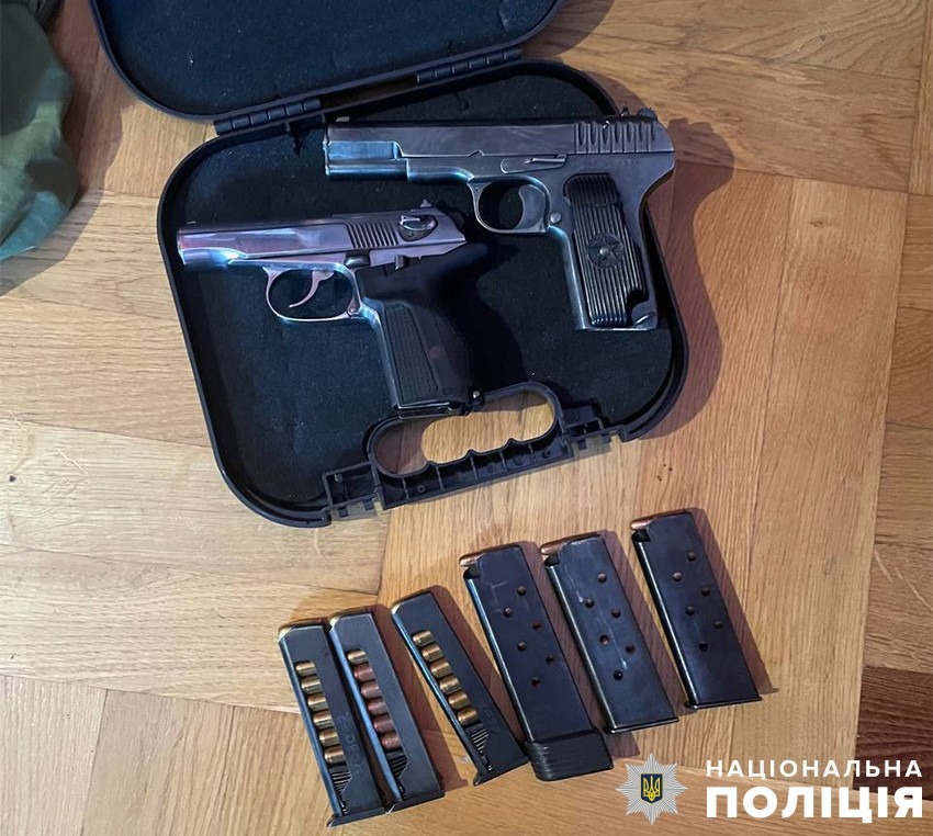 столичні поліцейські перекрили міжрегіональний канал збуту вогнепальної зброї та боєприпасів