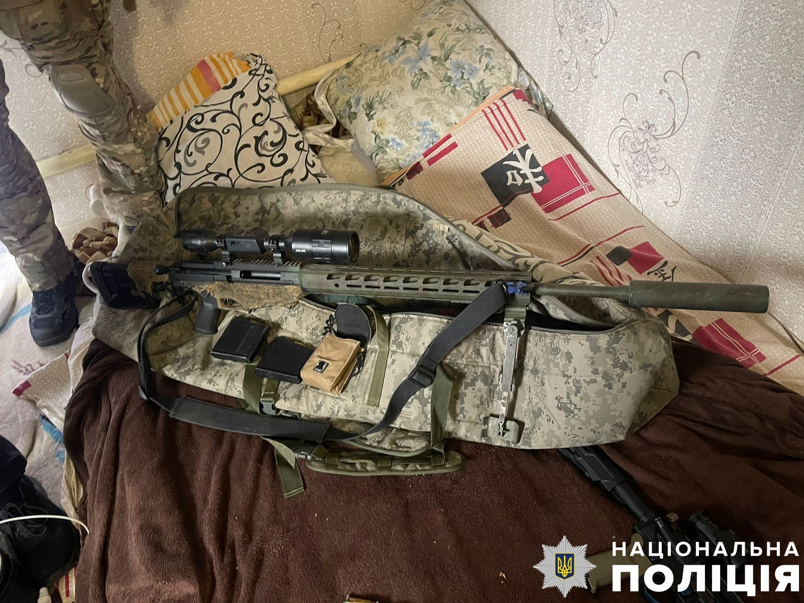 у херсоні поліцейські затримали серійних мародерів, які проникали до офісів і магазинів та крали звідти майно містян