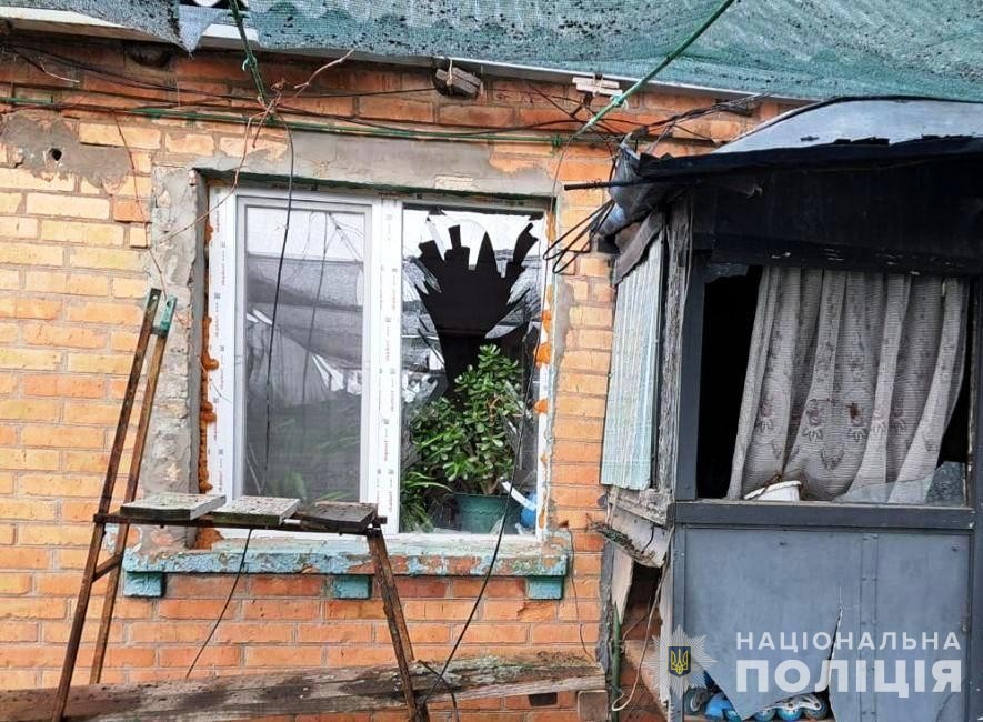 на дніпропетровщині внаслідок російських атак пошкоджено будівлі у чотирьох громадах нікопольського району: слідчі задокументували наслідки обстрілів