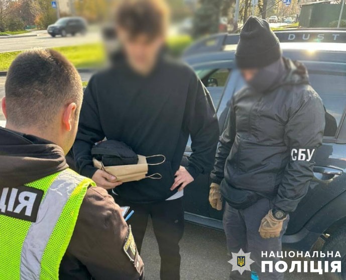 заробляли близько півмільйона гривень щомісяця від збуту наркотиків – у києві судитимуть членів наркоугруповання