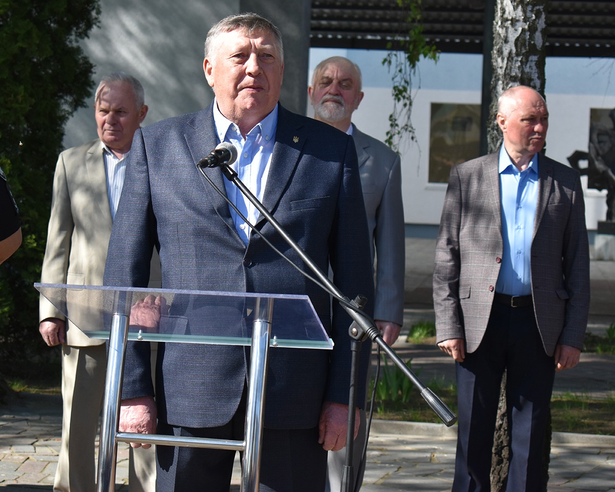 у добрий час і на ефективну службу благословили випускників житомирської академії поліції ветерани овс