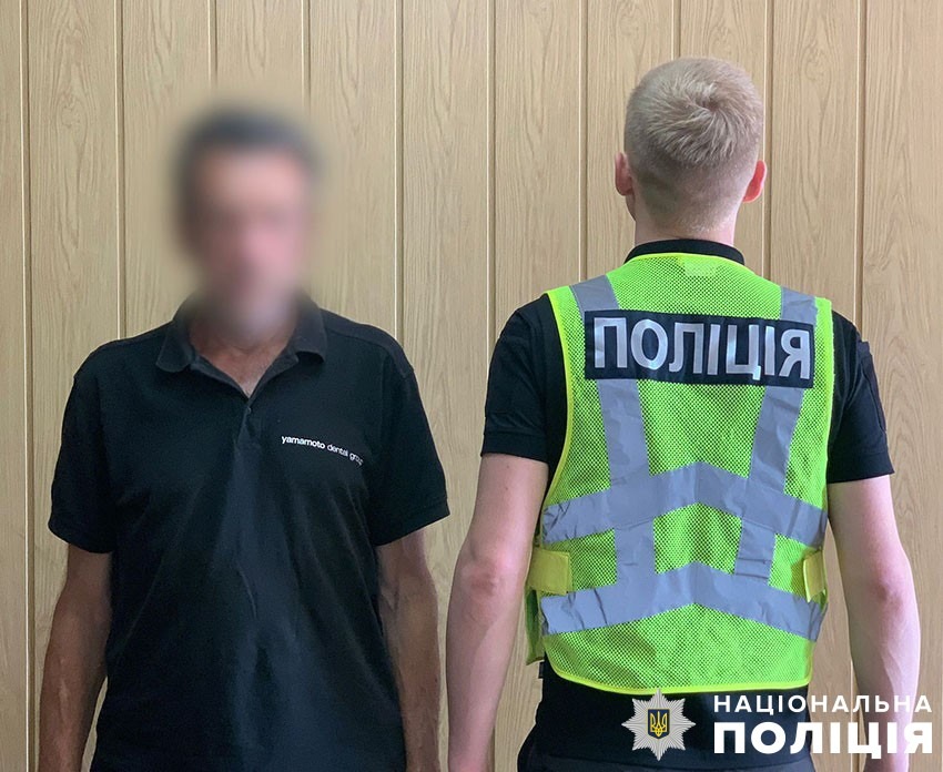 напад на волонтерку в оболонському районі столиці – чоловіки постануть перед судом