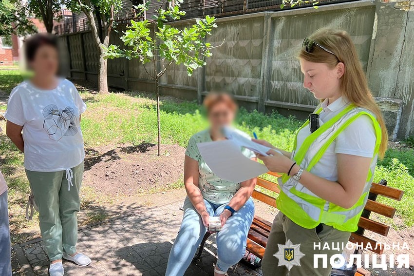 42 000 гривень щомісяця за безперешкодне ведення роздрібної торгівлі – повідомлено про підозру заступниці начальника відділу контролю за благоустроєм оболонської рда