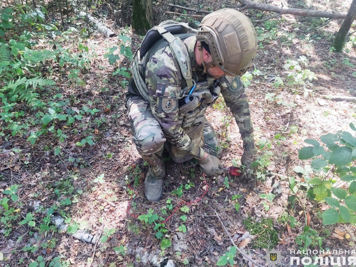 вибухотехніки поліції чернігівщини знешкодили бойову частину ворожого бпла, яка не здетонувала