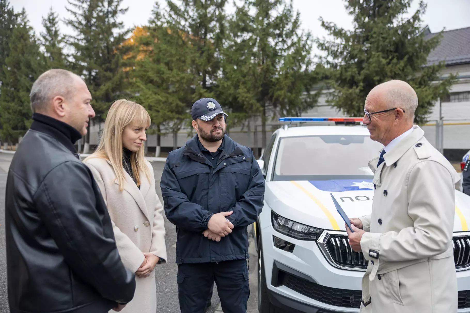 поліція отримала від партнерів 9 автомобілів для мобільних груп з протидії гендерно зумовленому насильству