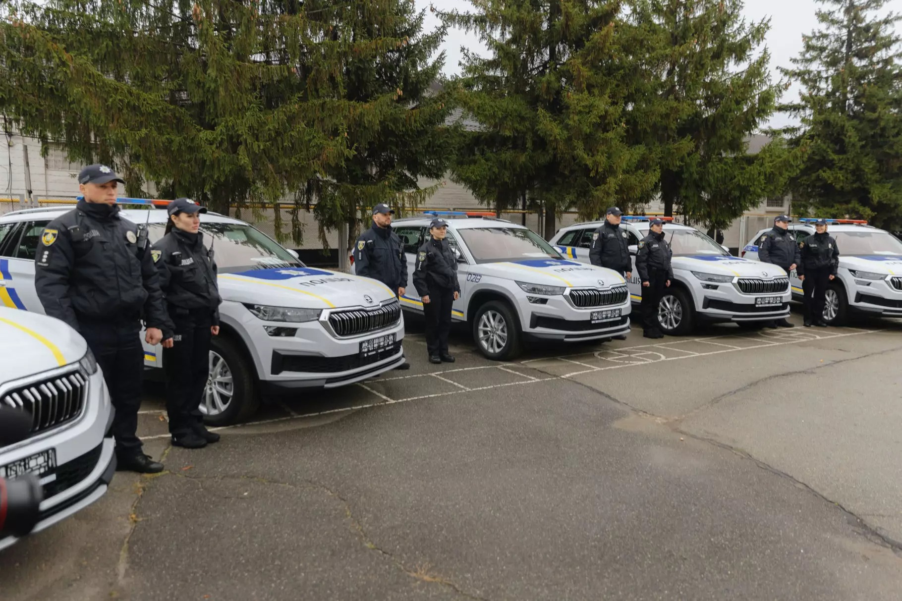 поліція отримала від партнерів 9 автомобілів для мобільних груп з протидії гендерно зумовленому насильству