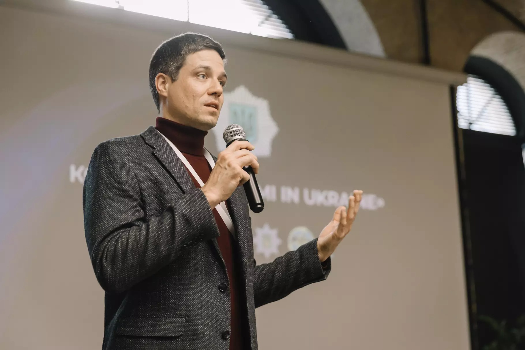 Йоханнес Ругер вітає учасників конференції