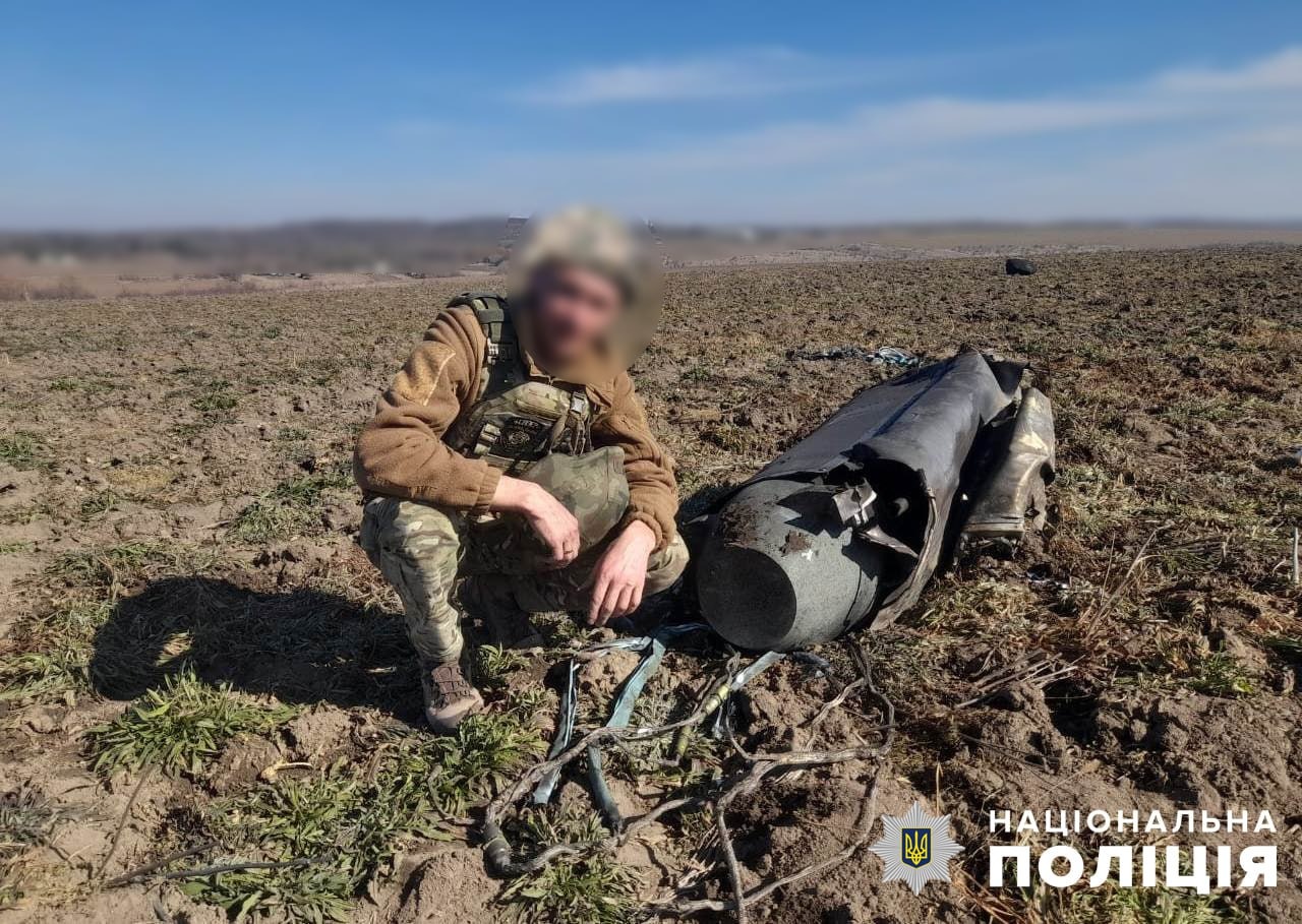 на вінниччині вибухотехніки поліції знешкодили бойову частину крилатої ракети