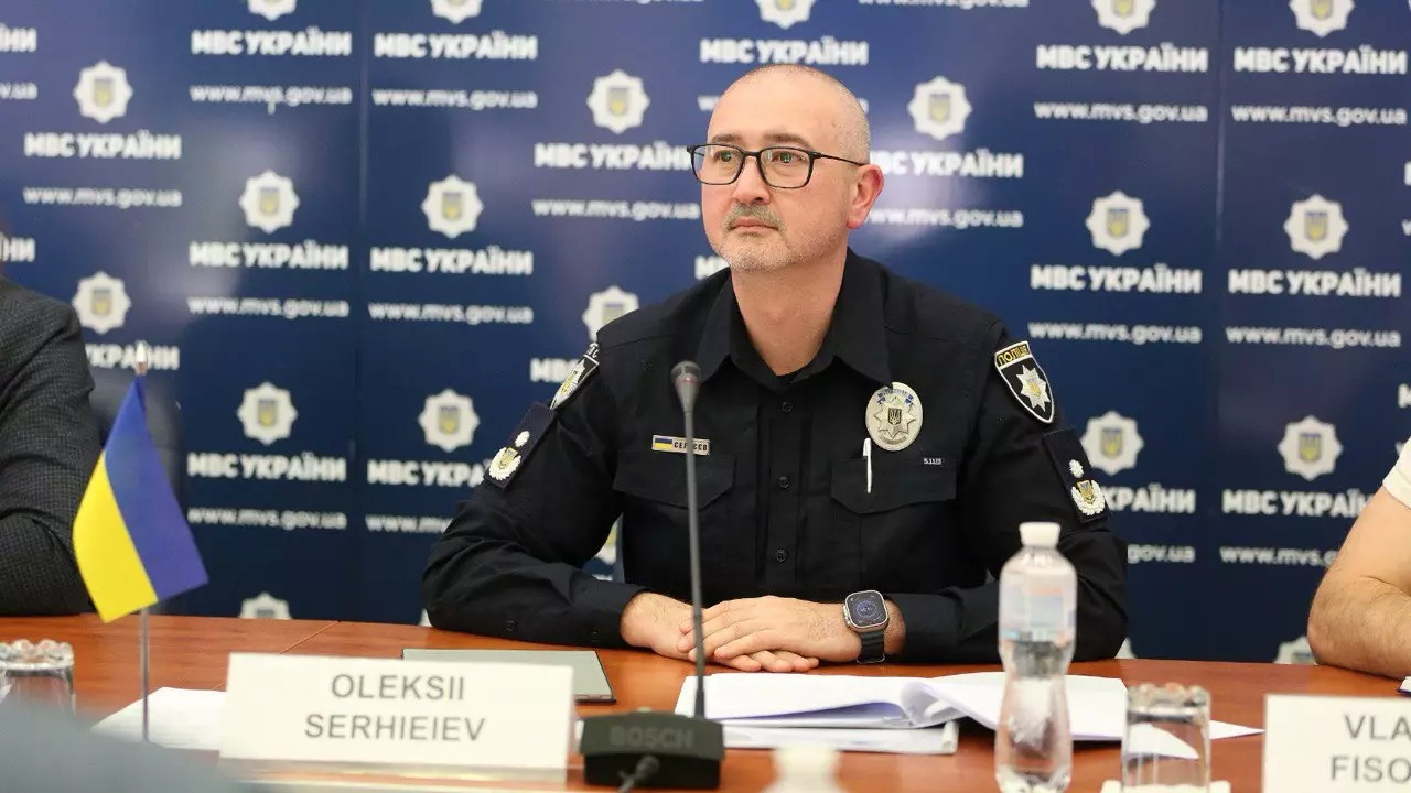 Олексій Сергєєв під час зустрічі в залі засідань МВС