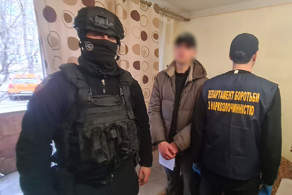збували щомісяця близько 5 кг заборонених речовин  – на львівщині затримали членів стійкого злочинного наркоугруповання