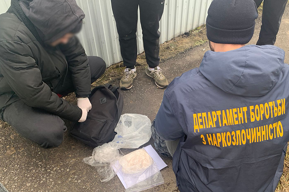 збували щомісяця близько 5 кг заборонених речовин  – на львівщині затримали членів стійкого злочинного наркоугруповання