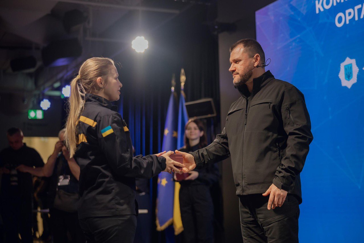 міністр внутрішніх справ україни ігор клименко нагородив працівників комунікаційних підрозділів системи мвс