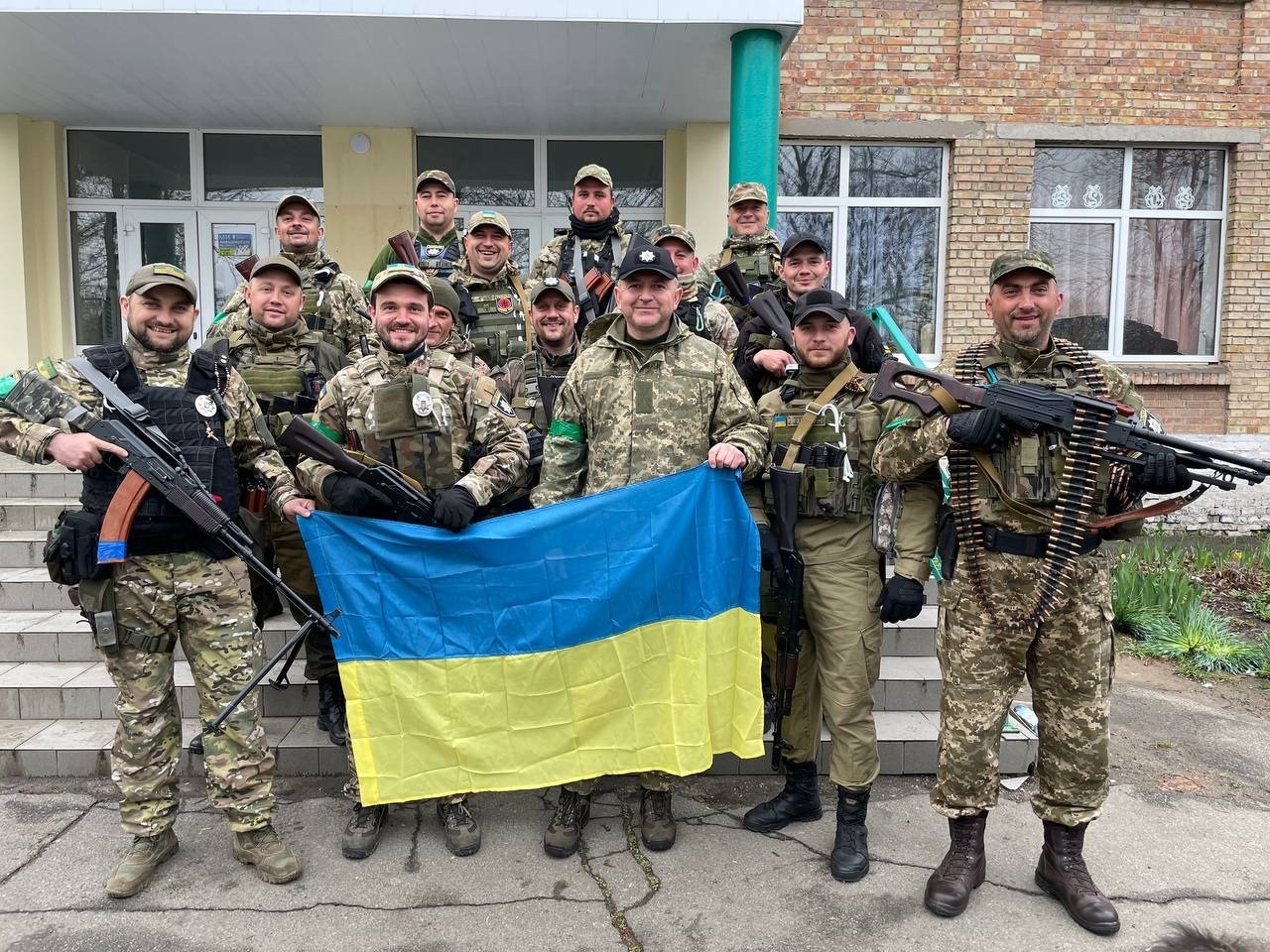 #нашігерої: «вражала підступність росіян: вони замінували навіть кошик із живим  кошеням», – керівник зведеного загону тернопільських поліцейських андрій гожій