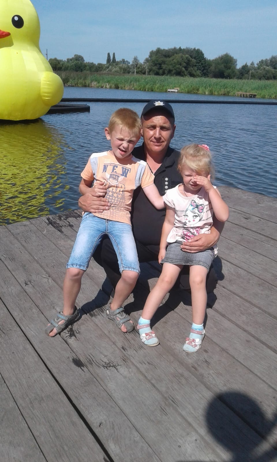 «під час тимчасової окупації міста ми допомагали людям та передавали зсу інформацію про розташування російської техніки», - поліцейський євген сторчун