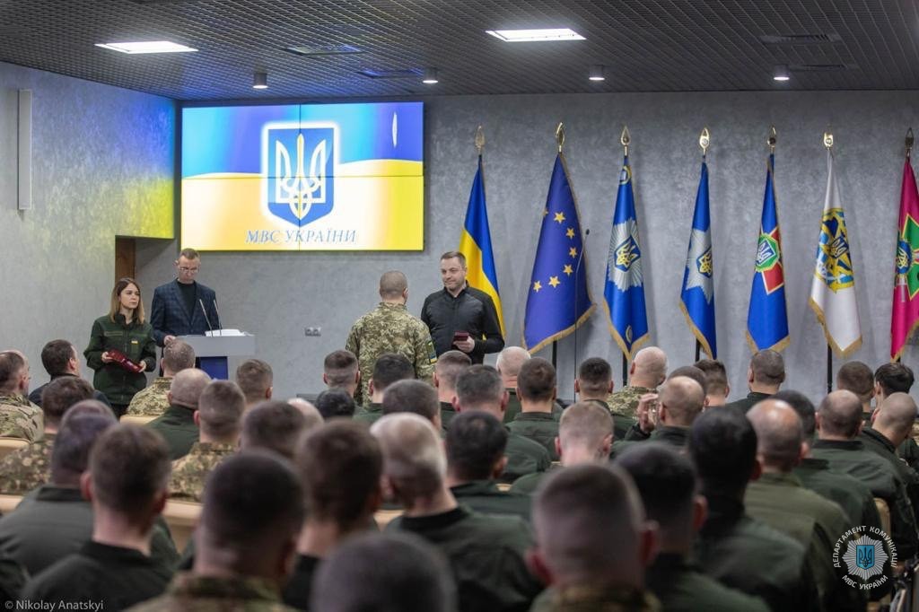ми обов’язково відсвяткуємо перемогу і подякуємо один одному, що змогли вберегти нашу неньку-державу, - денис монастирський