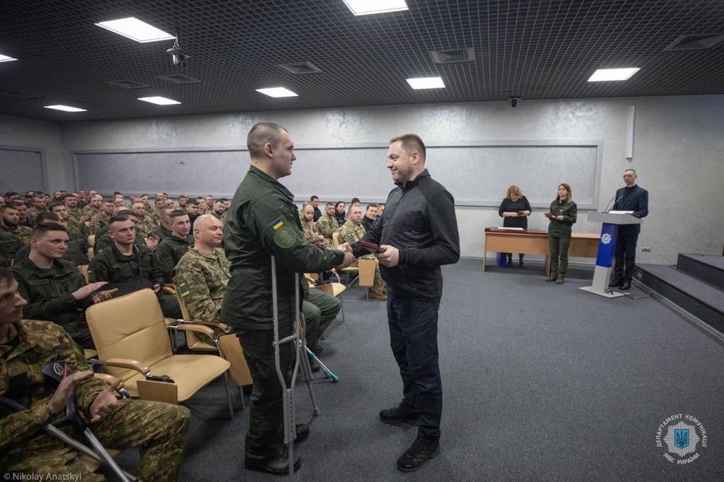 ми обов’язково відсвяткуємо перемогу і подякуємо один одному, що змогли вберегти нашу неньку-державу, - денис монастирський