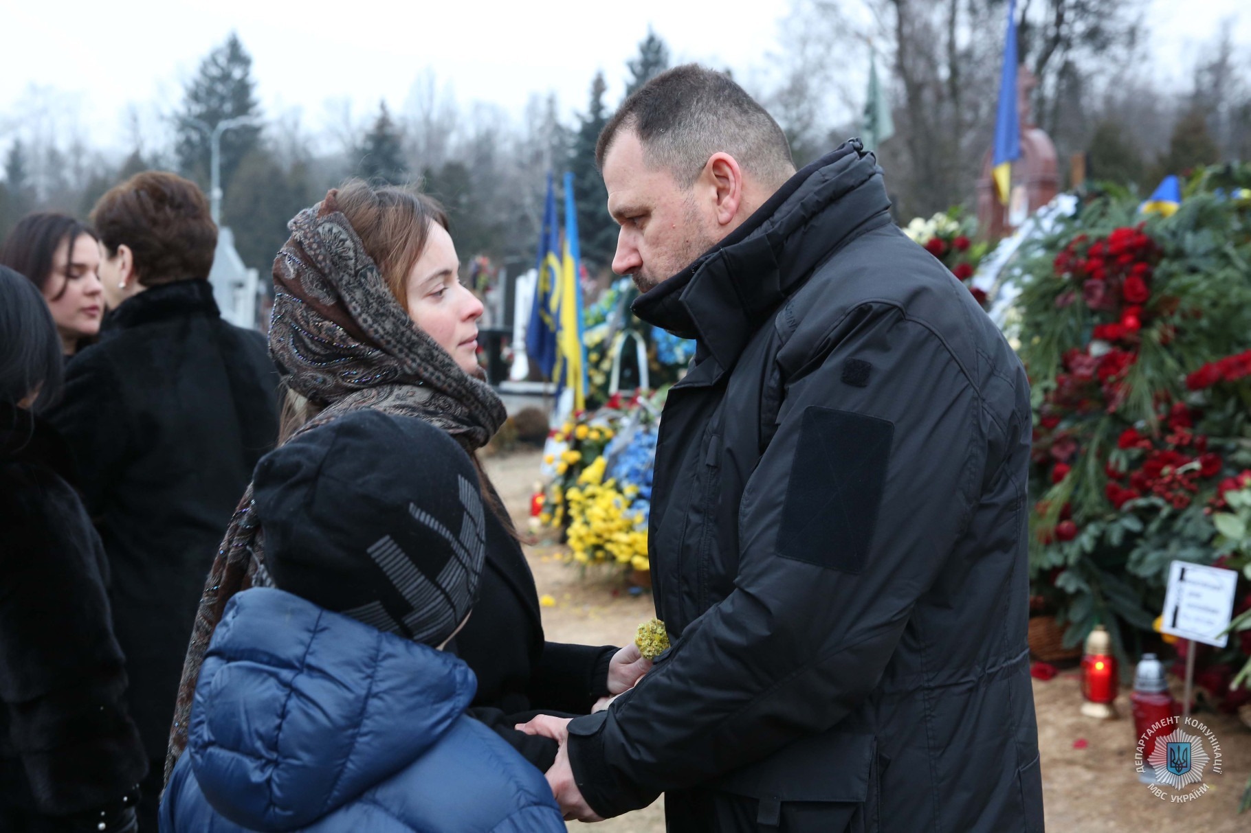 у києві вшанували пам'ять керівництва і працівників мвс, загиблих у авіакатастрофі в броварах