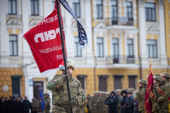 президент україни вручив поліцейській бригаді «лють» бойовий прапор