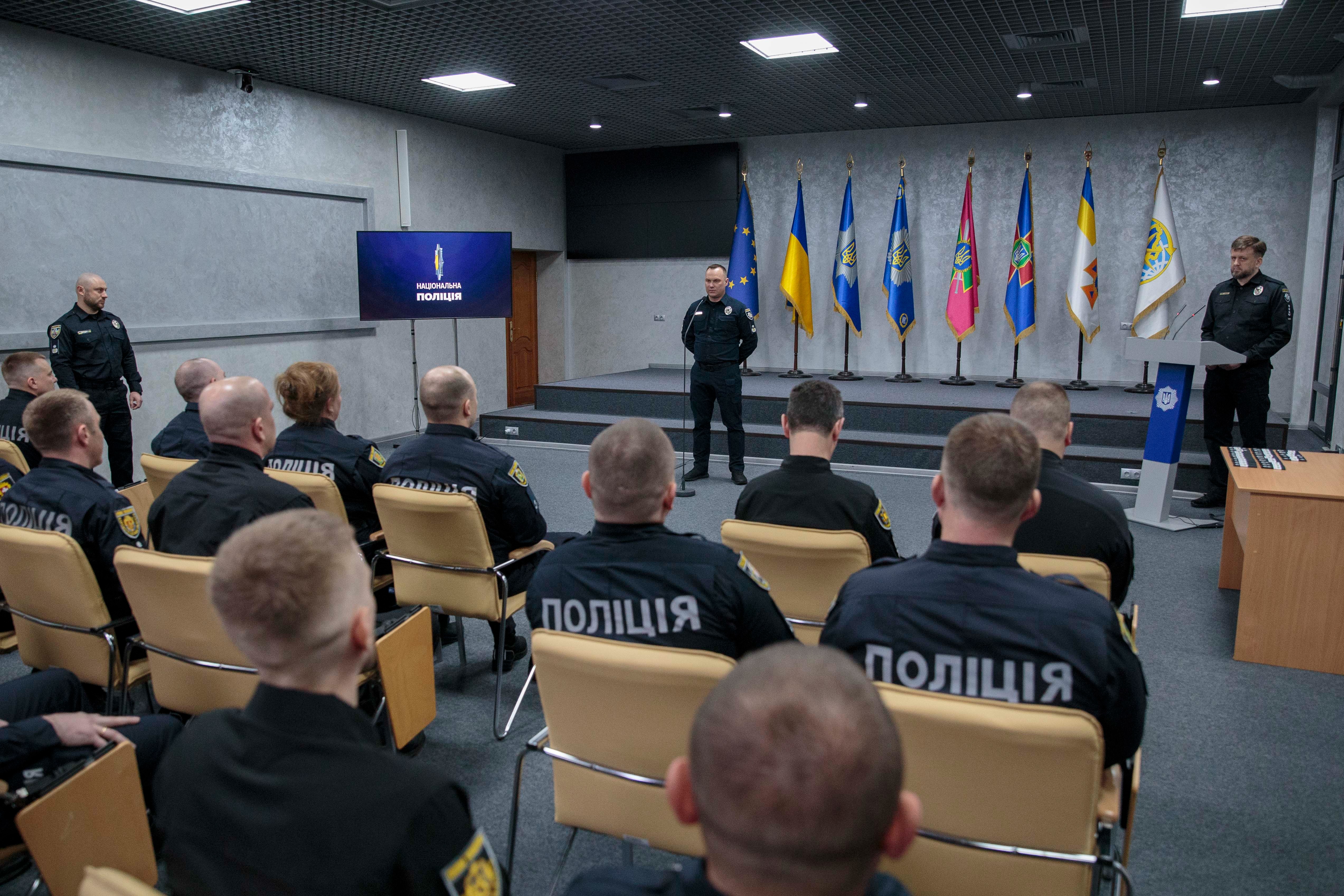 іван вигівський вручив спеціальні звання оперативникам карного розшуку
