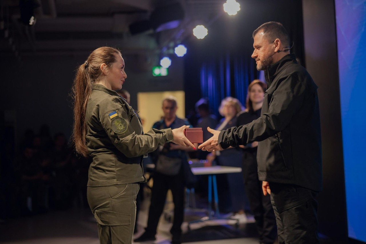 міністр внутрішніх справ україни ігор клименко нагородив працівників комунікаційних підрозділів системи мвс