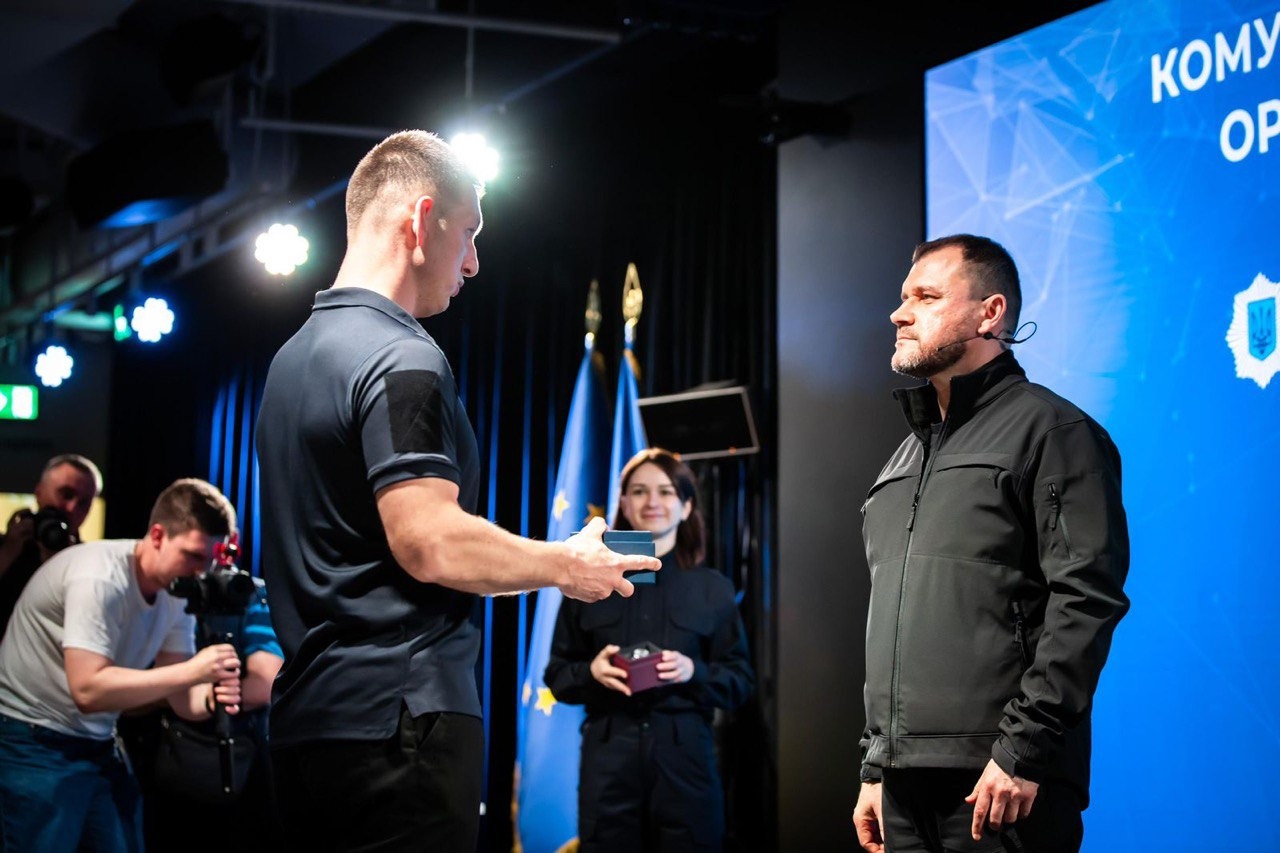 міністр внутрішніх справ україни ігор клименко нагородив працівників комунікаційних підрозділів системи мвс