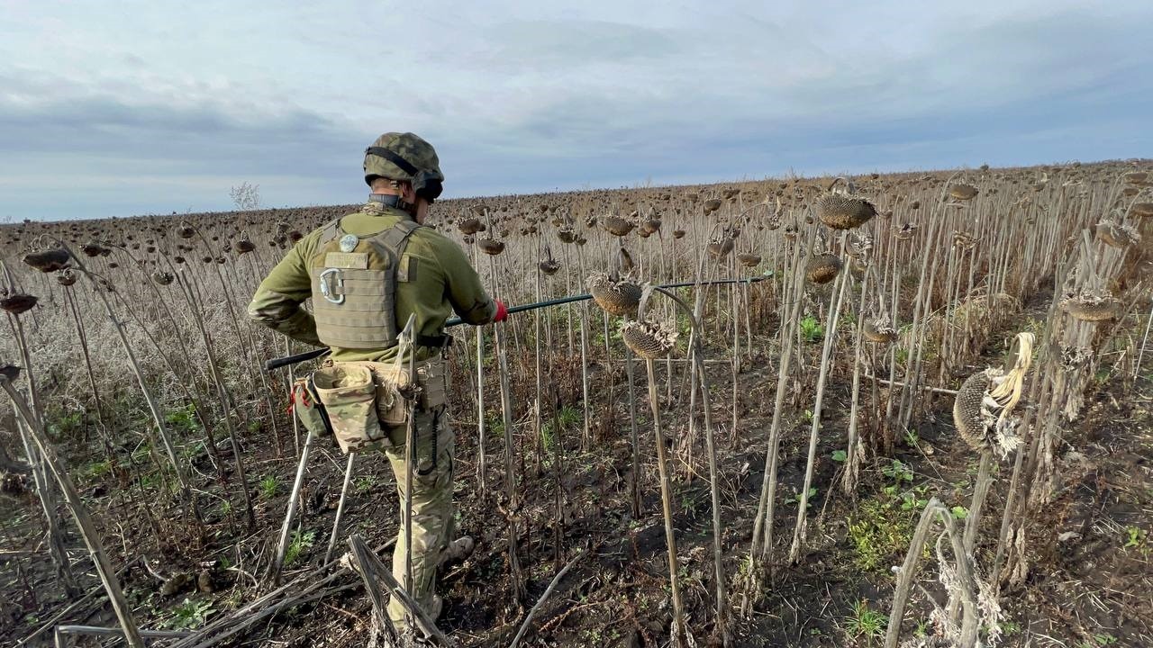 окупанти мінували навіть дитячі іграшки та підкладали вибухівку під тіла вбитих ними цивільних – вибухотехнік артем бондаренко