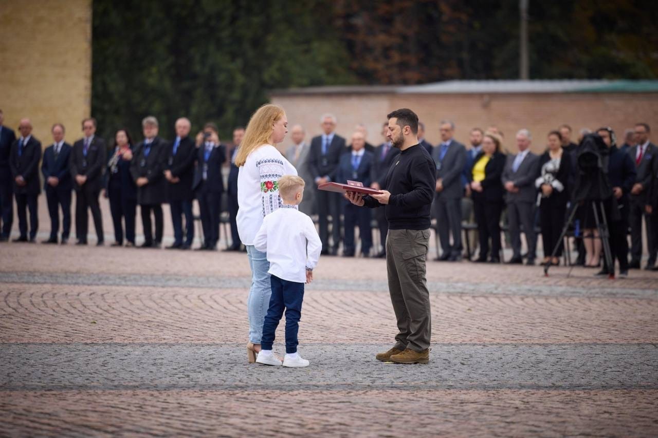 у день захисників і захисниць україни володимир зеленський вручив державні нагороди