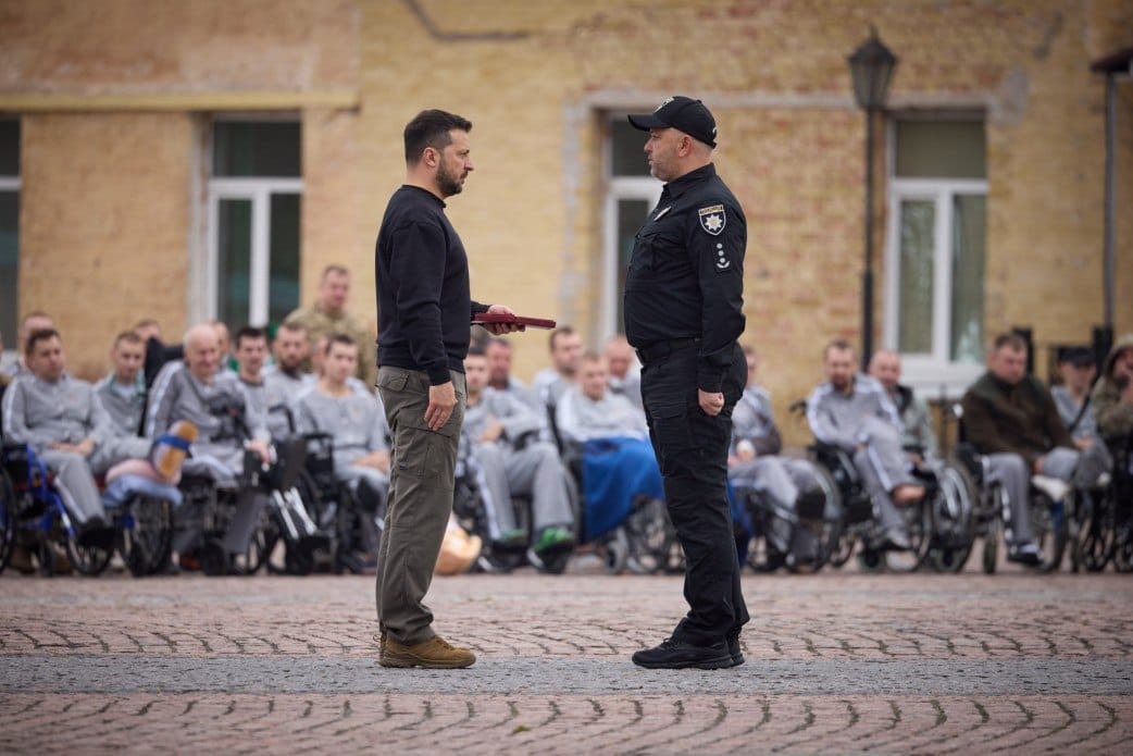 у день захисників і захисниць україни володимир зеленський вручив державні нагороди