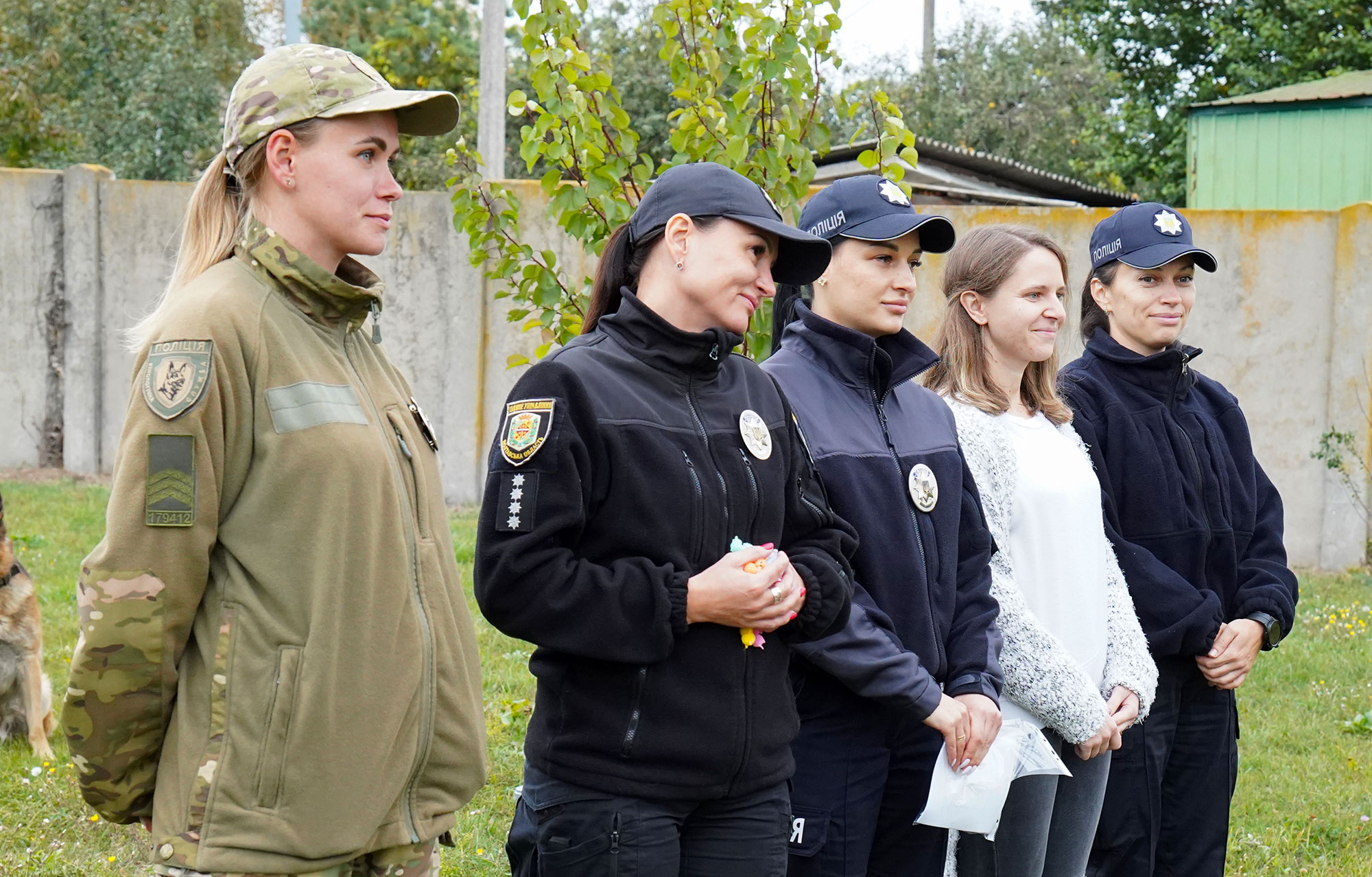 Каністерапія для поліцейських-захисників та їхніх родин