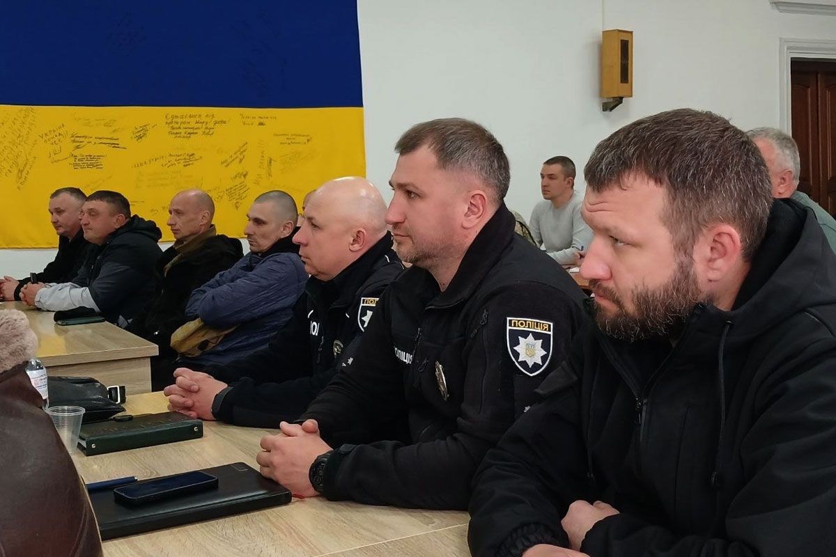 Учасники зустрічі з ветеранами