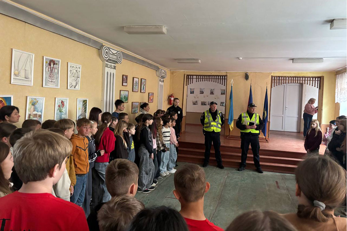 У Решетилівській громаді поліцейські навчали школярів правил дорожнього руху