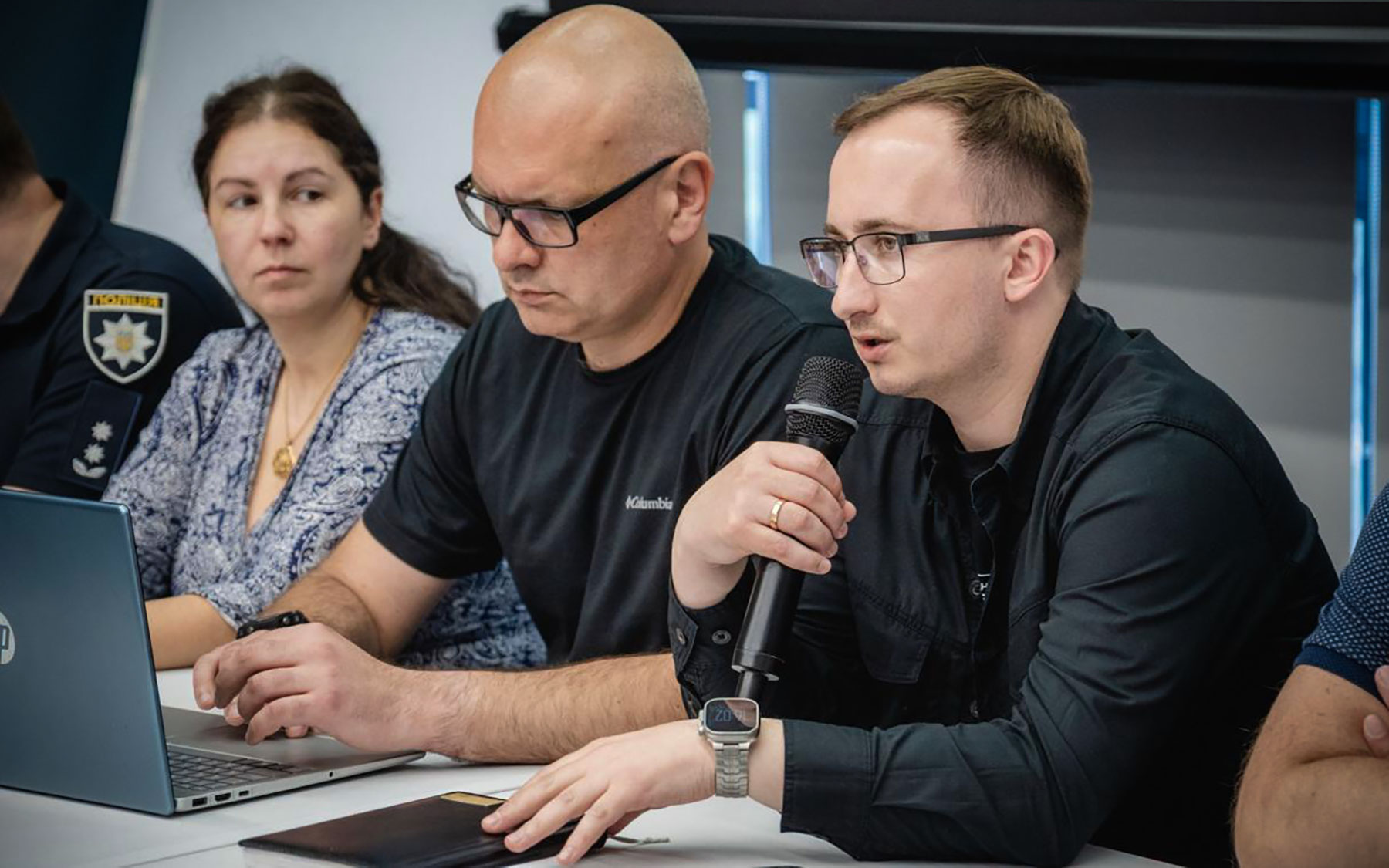 Підтримка родин захисників і захисниць: слідчі поліції Полтавщини взяли участь у зустрічі та надали роз’яснення