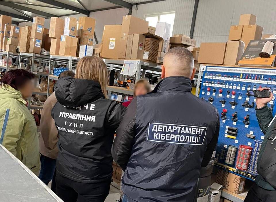 кіберполіція викрила власника української групи компаній у незаконній підприємницькій діяльності з країною-окупантом