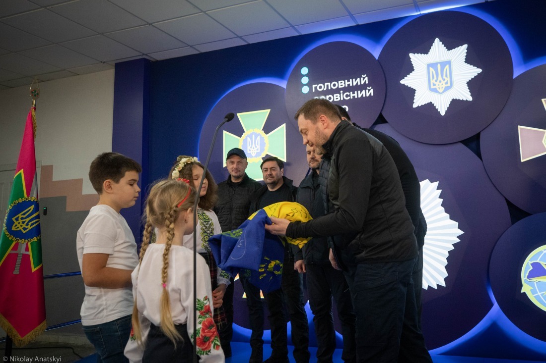 українські захисники уособлюють покрову і меч, які захищають нашу державу – денис монастирський