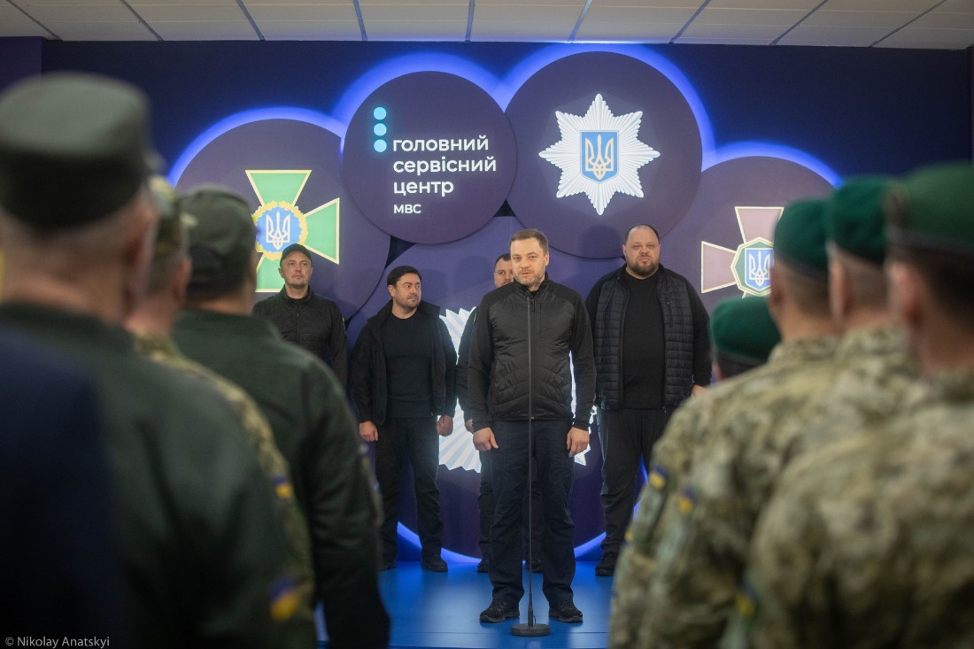 українські захисники уособлюють покрову і меч, які захищають нашу державу – денис монастирський