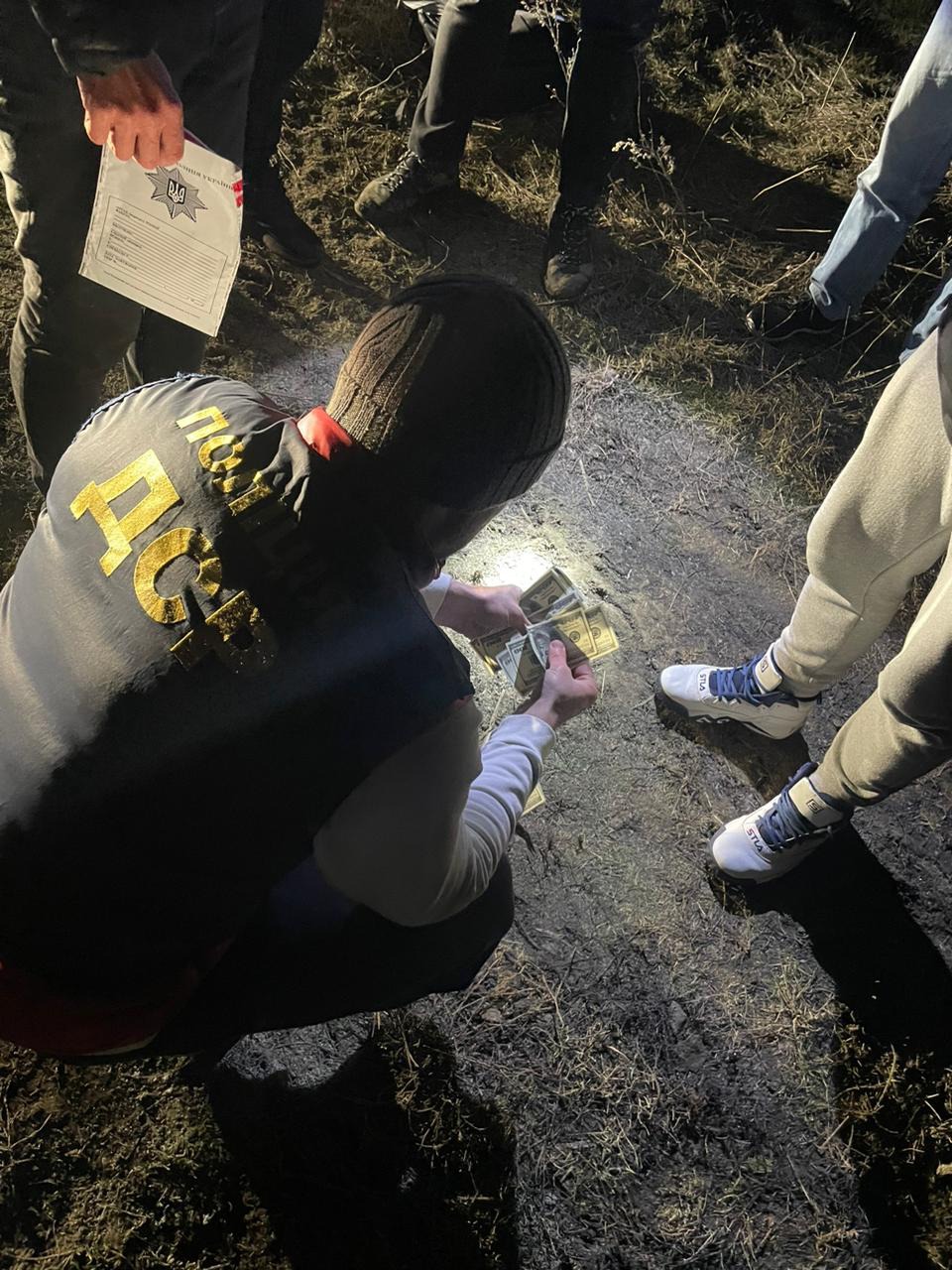 3500 доларів сша за «квиток» до єс: поліцейські одещини перекрили незаконний канал переправлення чоловіків закордон