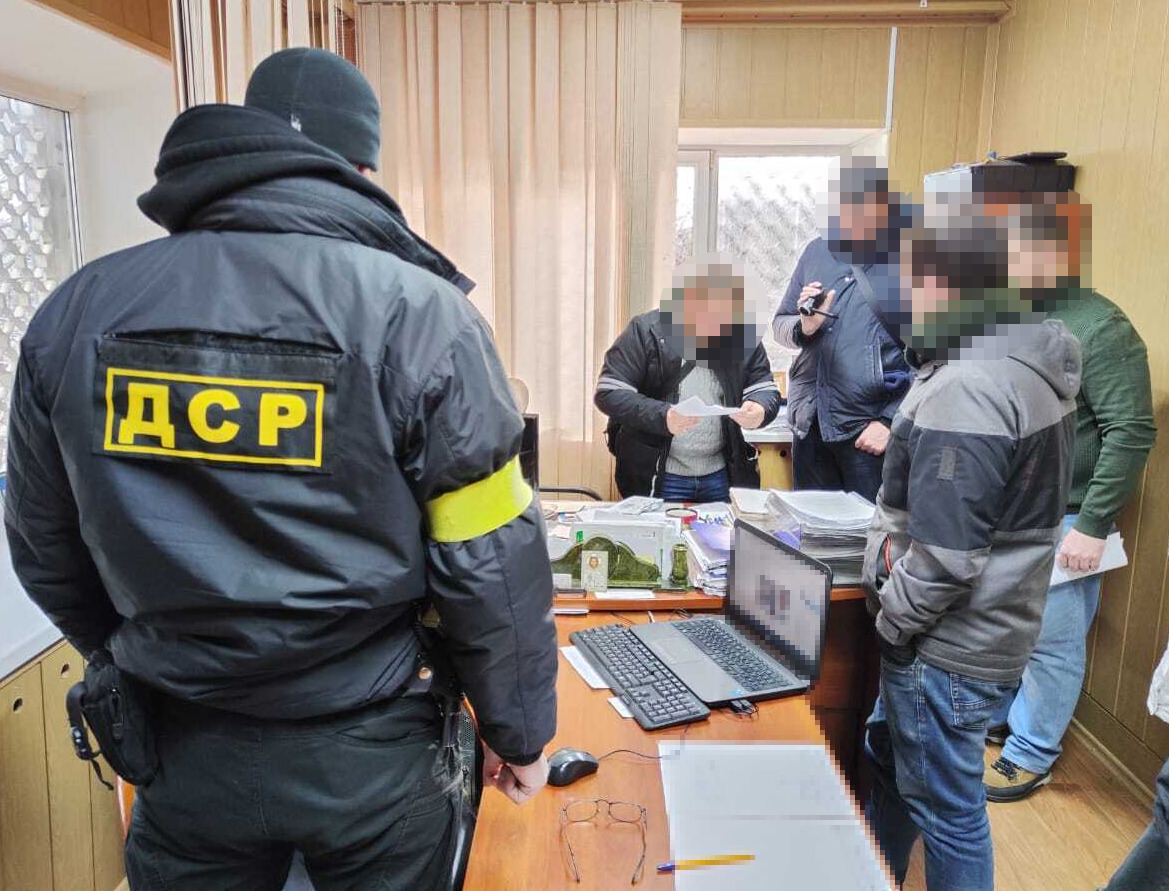 2 700 доларів сша за дозвіл на розміщення мафу: в одесі затримали на хабарі посадовця селищної адміністрації