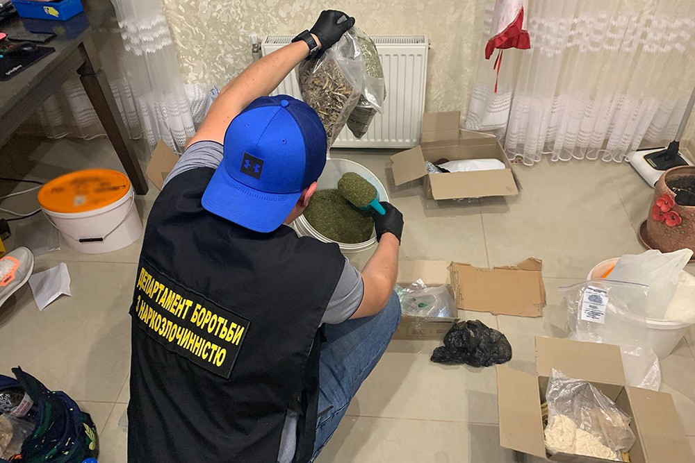заробляли на збуті наркотиків і психотропів близько чотирьох мільйонів гривень на місяць – на одещині судитимуть членів   наркоугруповання