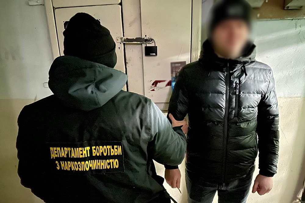 збував «альфа-pvp», «lsd», екстазі та амфетамін – поліцейські одещини викрили наркодилера